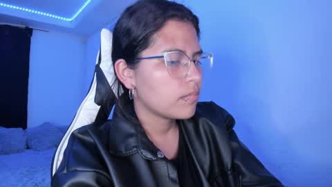 Snapshot of ladybrown_16 chatting on February 27, 7:12 am Lady online show from February 27, 7:12 am