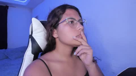 Snapshot of ladybrown_16 chatting on September 10, 2:33 am Lady online show from September 10, 2:33 am