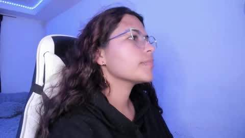 Snapshot of ladybrown_16 chatting on September 21, 4:25 am Lady online show from September 21, 4:25 am