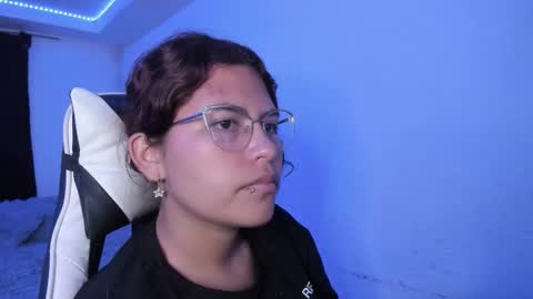 Snapshot of ladybrown_16 chatting on October 4, 2:31 am Lady online show from October 4, 2:31 am