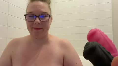 Snapshot of ladycherielynn chatting on June 27, 2:23 pm LadyCherieLynn online show from June 27, 2:23 pm