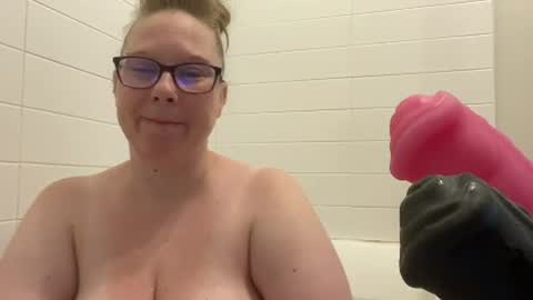Snapshot of ladycherielynn chatting on July 1, 2:07 pm LadyCherieLynn online show from July 1, 2:07 pm