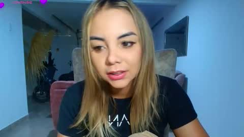 Hello im lady nice to meet you  online show from November 7, 8:31 pm