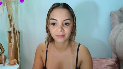 Hello im lady nice to meet you  online show from November 28, 6:32 pm