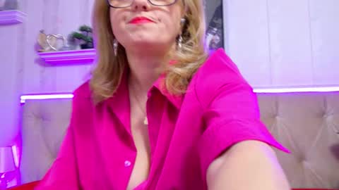  Lady Jeen    Back on Sunday 8th of December online show from February 26, 5:39 am