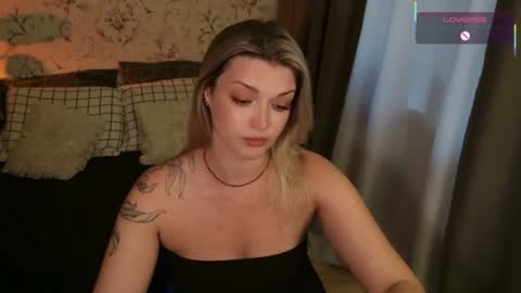 ladylancaster online show from June 14, 4:53 pm