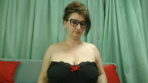 Nicole.... online show from July 7, 7:09 am