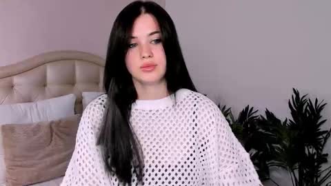 Amelia online show from September 12, 1:11 pm