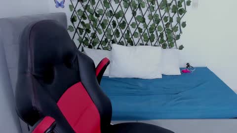 Snapshot of ladysexy_hot19 chatting on December 6, 2:57 am Ladysexy hot19 online show from December 6, 2:57 am