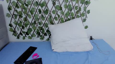 Snapshot of ladysexy_hot19 chatting on December 10, 7:26 am Ladysexy hot19 online show from December 10, 7:26 am