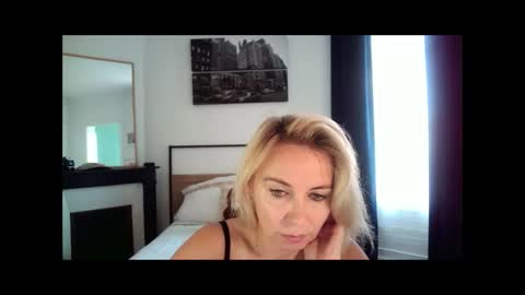 ladysexyx online show from September 19, 10:49 am