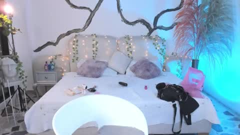 Lady  online show from October 14, 5:08 am