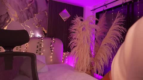 Lady  online show from February 4, 4:51 am