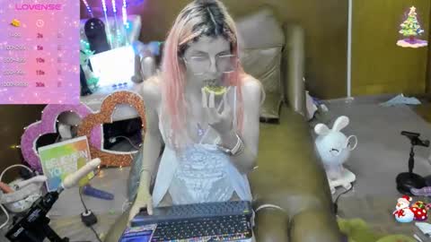 Snapshot of laflakita21 chatting on October 17, 1:20 am Skinnygirl online show from October 17, 1:20 am