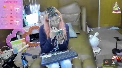 Snapshot of laflakita21 chatting on October 19, 2:01 am Skinnygirl online show from October 19, 2:01 am