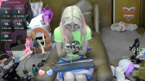 Snapshot of laflakita21 chatting on November 17, 11:32 pm Skinnygirl online show from November 17, 11:32 pm