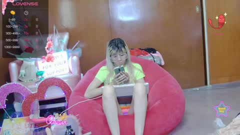 Snapshot of laflakita21 chatting on April 24, 12:46 am Skinnygirl online show from April 24, 12:46 am