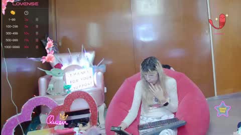 Snapshot of laflakita21 chatting on April 24, 10:45 pm Skinnygirl online show from April 24, 10:45 pm