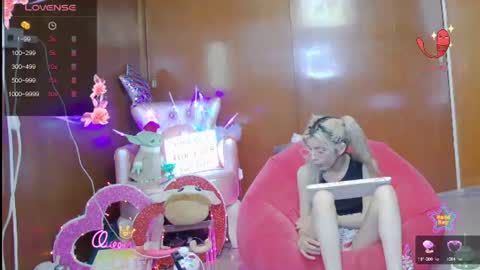 Snapshot of laflakita21 chatting on June 24, 10:31 pm Skinnygirl online show from June 24, 10:31 pm