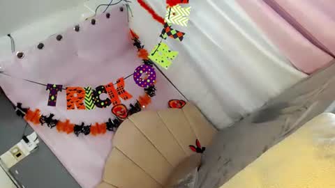 MANIKA online show from October 28, 2:20 pm