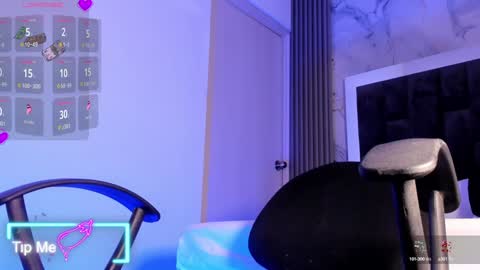 lahiam_smiiith online show from February 8, 3:21 pm