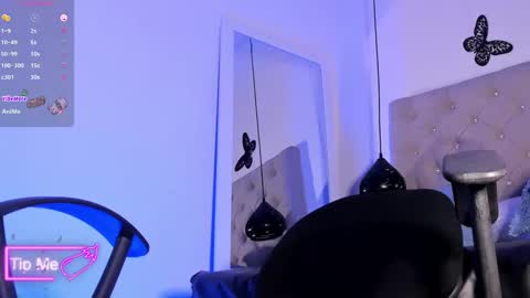 lahiam_smiiith online show from February 15, 4:34 pm