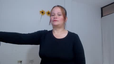  paola and a guest lol    online show from November 11, 7:58 pm