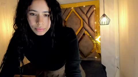 Laia online show from January 7, 6:35 pm