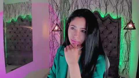 Laia online show from February 24, 5:20 pm