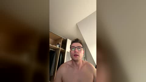 Snapshot of laichzeit1880 chatting on February 22, 4:35 am laichzeit1880 online show from February 22, 4:35 am