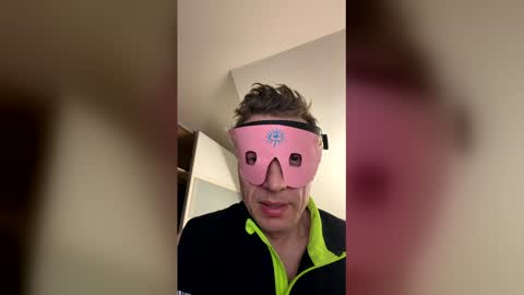 Snapshot of laichzeit1880 chatting on February 22, 8:51 pm laichzeit1880 online show from February 22, 8:51 pm