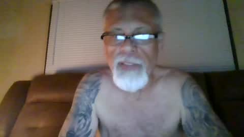 Snapshot of laidbackluxury chatting on June 16, 7:55 am laidbackluxury online show from June 16, 7:55 am