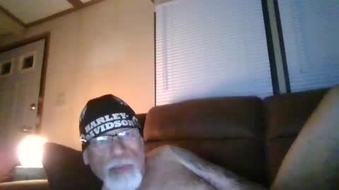 Snapshot of laidbackluxury chatting on June 20, 8:06 am laidbackluxury online show from June 20, 8:06 am