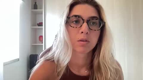 lailayourangel online show from December 19, 5:20 pm