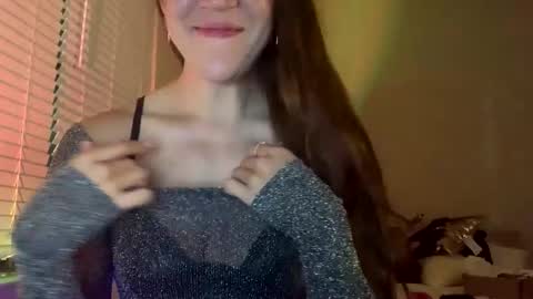 Snapshot of laineylifts chatting on March 21, 3:00 am Lainey online show from March 21, 3:00 am