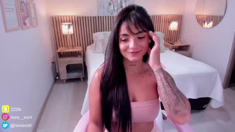 Laira online show from January 14, 9:30 pm