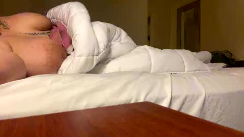 Snapshot of lalaaacx3 chatting on February 21, 5:02 am lalaaacx3 online show from February 21, 5:02 am