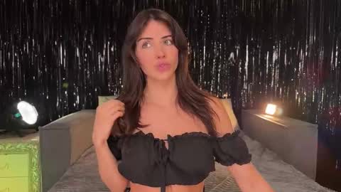 Ellina online show from November 9, 8:07 pm