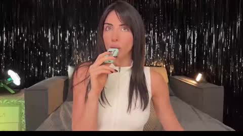 Ellina online show from January 10, 6:20 pm