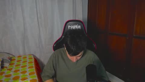 Snapshot of lalo_dick chatting on November 10, 11:26 pm Lalo online show from November 10, 11:26 pm