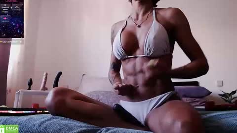 Lola online show from June 3, 8:28 am