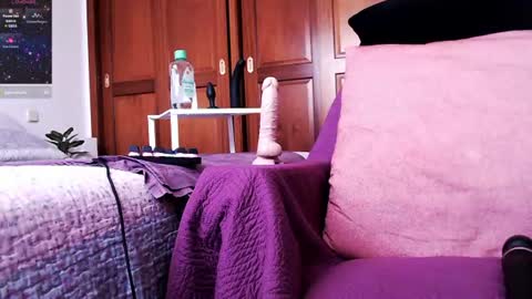 Lola online show from July 16, 6:03 pm