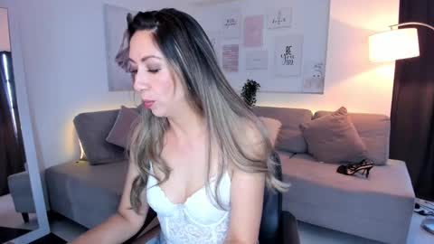 laly_dolce online show from September 16, 7:48 pm