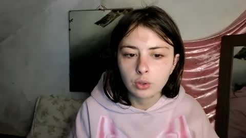 Snapshot of lama111111mama chatting on June 10, 9:14 pm I work 5PM to 9 PM EST New York online show from June 10, 9:14 pm