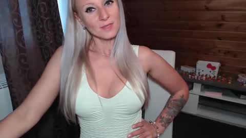 Snapshot of lamadrina006 chatting on May 11, 7:36 am LaMadrina006 online show from May 11, 7:36 am
