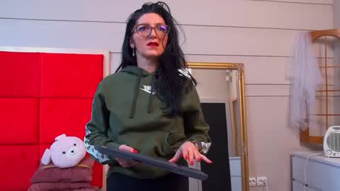 LanaBanner online show from February 7, 7:01 am