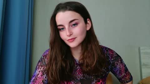 Snapshot of lana_gl chatting on May 18, 10:43 am lana_gl online show from May 18, 10:43 am