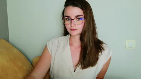 lana_gl online show from June 19, 6:45 pm