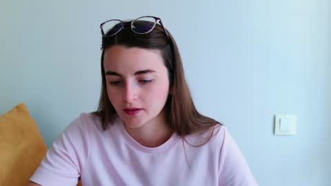 lana_gl online show from July 1, 9:44 am