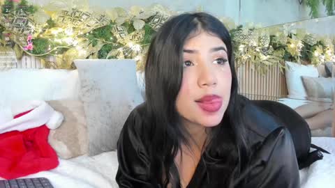 lana_lann online show from December 13, 6:49 pm